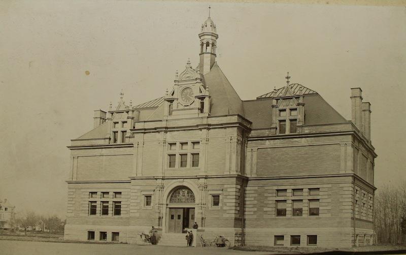 Museum building picture.