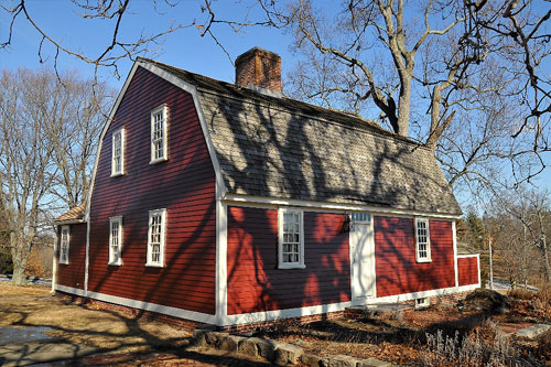 photo of Betsey Williams Cottage - link opens to betsy williams cottage info