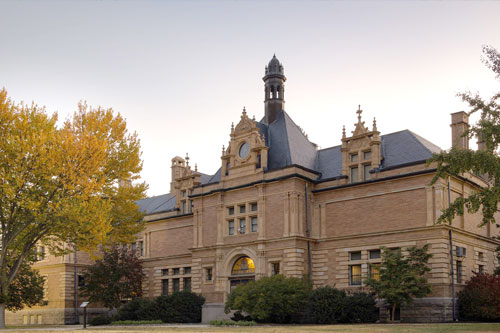 Photo of Natural History Museum - link opens to page about Natural History Museum