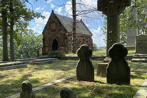 Photo of Cemetery in Providence - link opens to page about cemeteries in the city of providence