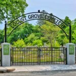 Photo showing the entrance gate to Locust Grove Cemetery