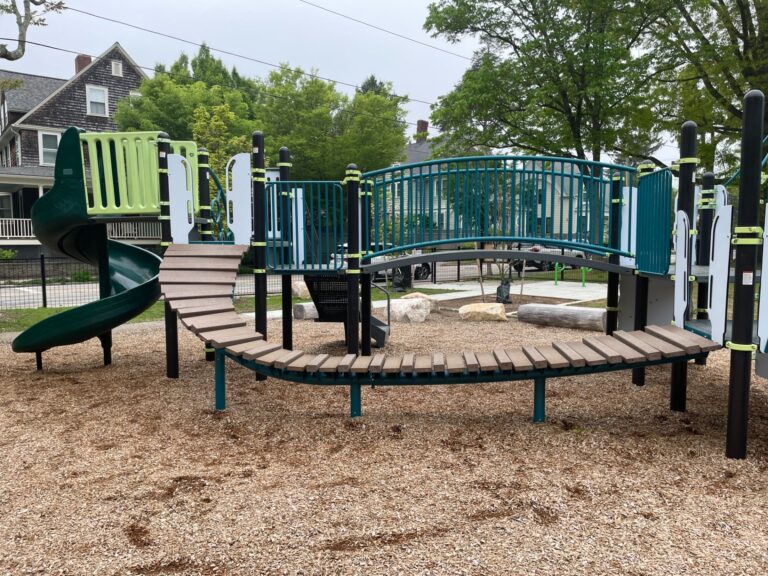 Photo showing playground structures at Paterson Street Park