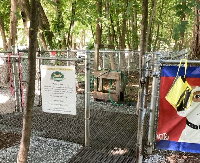 Photo showing the entrance to the Waterman Street Dog Park