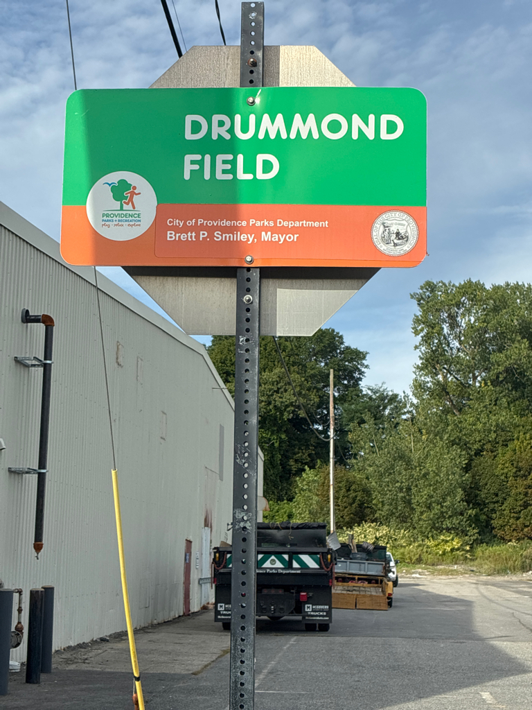 photo of drummond field sign