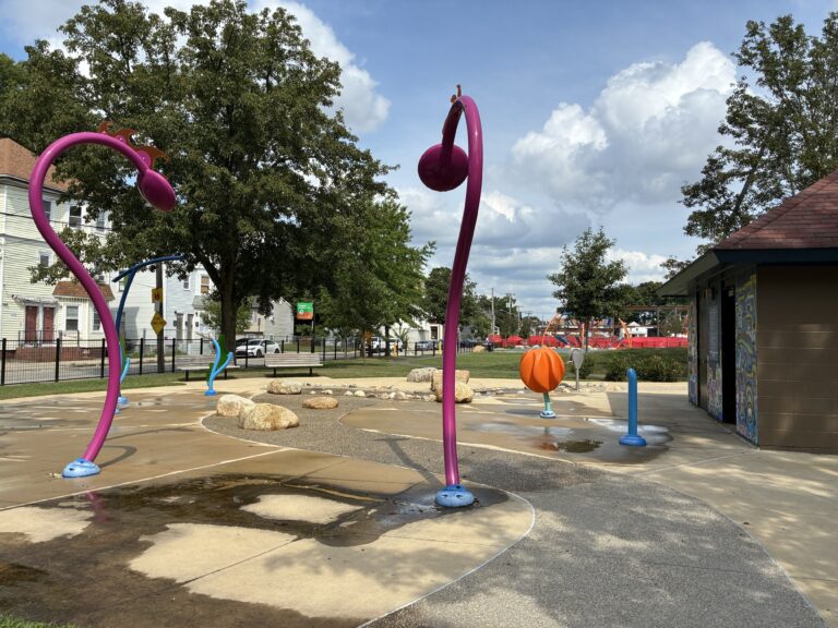 Harriet & Sayles Park waterpark with seating areas