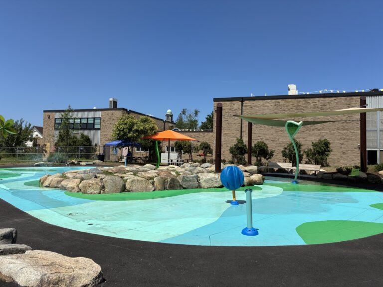 Joslin Park splashpad with features and unique boulder section