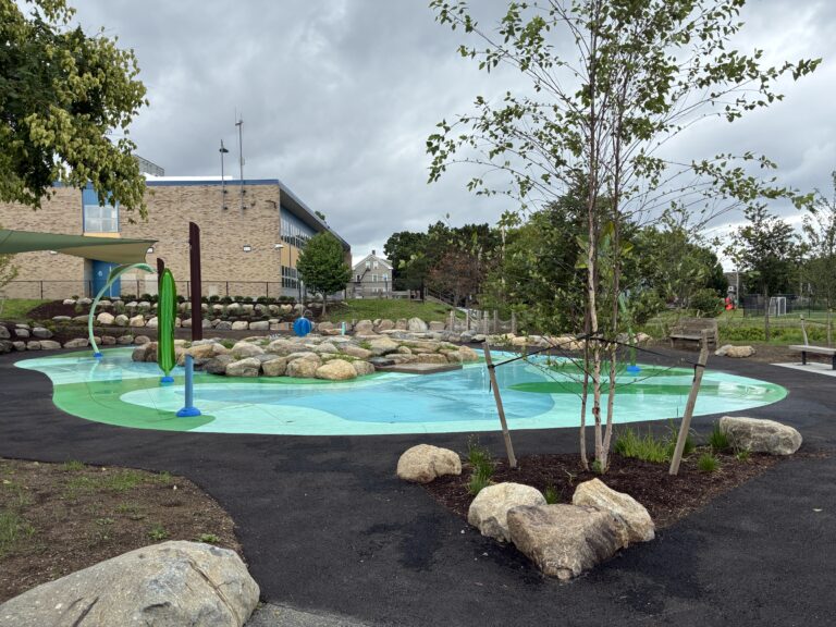 Joslin Park Splashpad facing east to Florence St