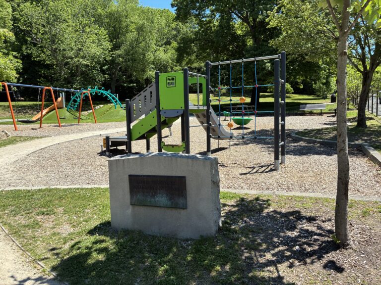 Viscolosi Park monument